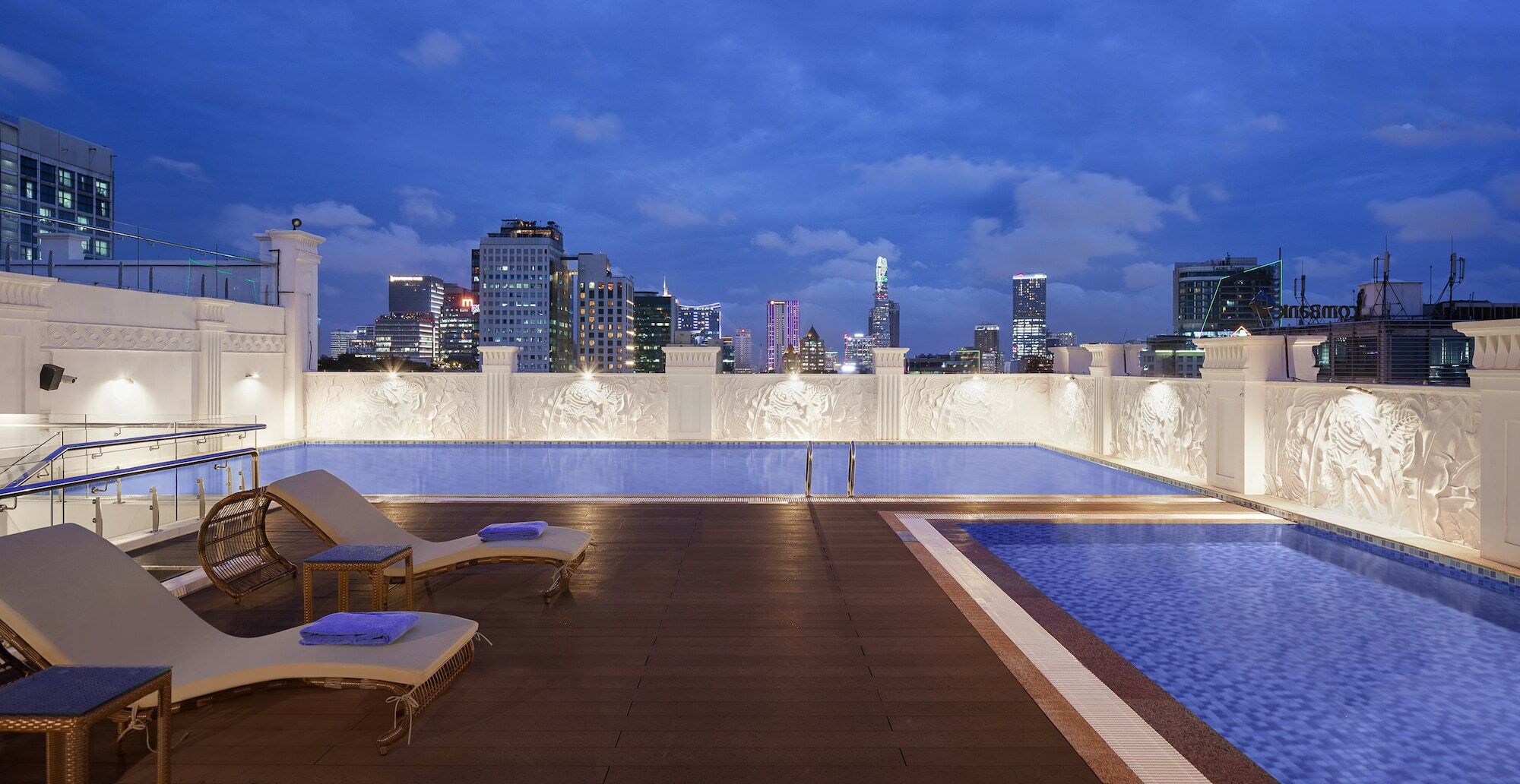 T-ritz Saigon & 4* Ho-Chi-Minh-Stadt